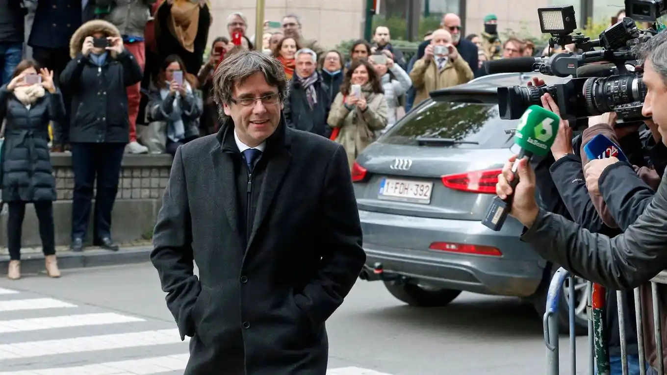 Puigdemont volverá a España si gana los comicios
