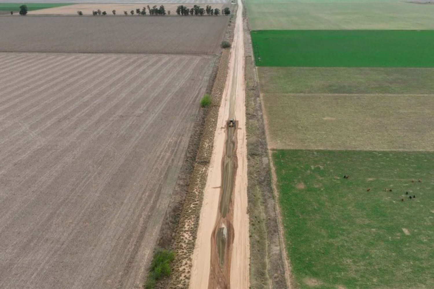 Rivadavia: avanza el mejoramiento y la estabilización de Caminos Rurales
