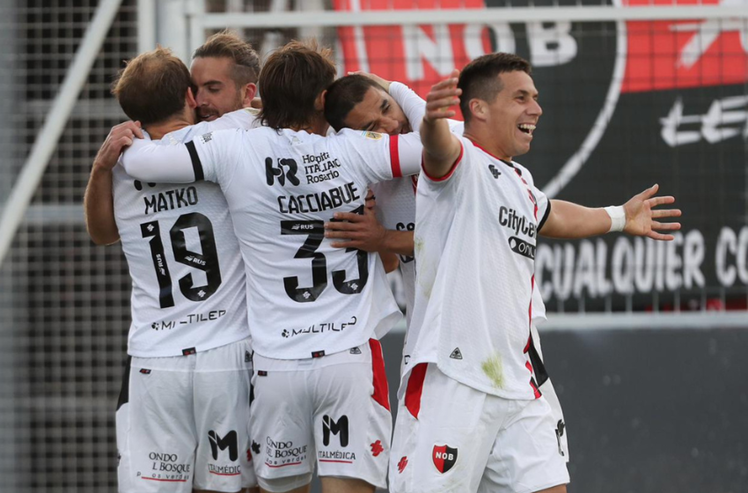 Newell’s le ganó a Deportivo Riestra y avanzó a octavos de final de la Copa Argentina