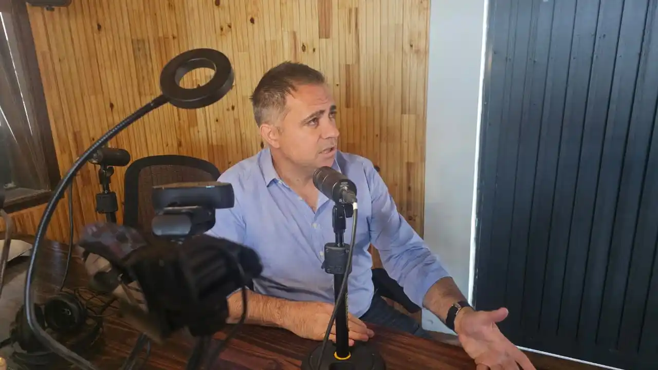 Davico destacó que asfaltar una cuadra en la ciudad saldrá menos de la mitad que a través de una licitación