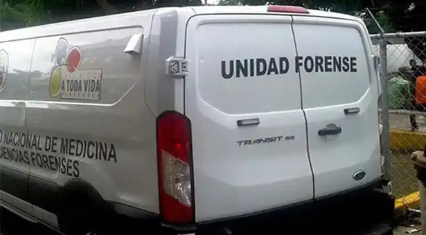 LA SACAN DE UNA PELUQUERIA: grupo armado mata a una mujer de varios tiros y dejan su cuerpo en una plaza en Táchira