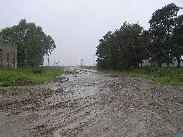 Tras la amenaza de cortar Ruta 2, Arlía prometió realizar obra de aslfato en Labardén