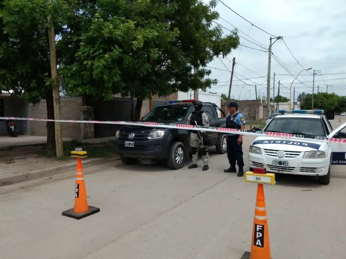 Detienen a pareja por presunta venta de drogas 