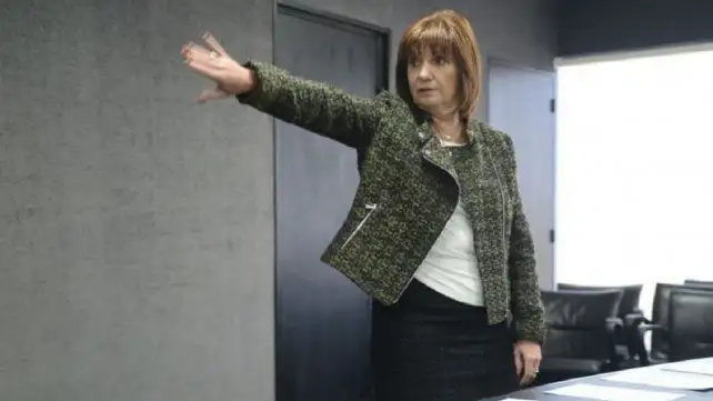 Bullrich: "Presidente baje sueldos políticos e impuestos"