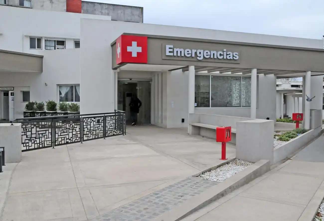 Un motociclista de 24 años murió al  chocar contra un árbol 