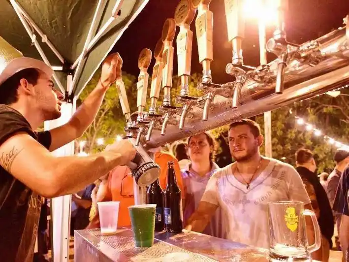 Festival de la Cerveza Artesanal
en Herradura y MCE en el Galpón G