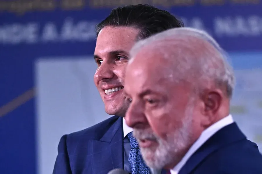 Lula se lanza a la carrera presidencial con ventaja en las encuestas. EFE