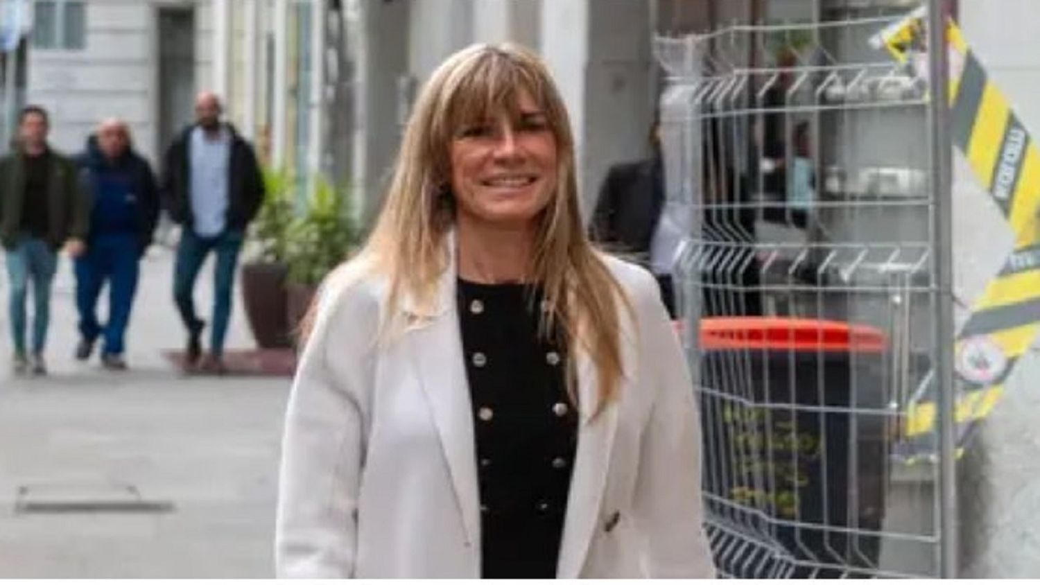 Esposa de Pedro Sánchez comparece en tribunales: «Devuelve lo robado», le gritaban desde la calle