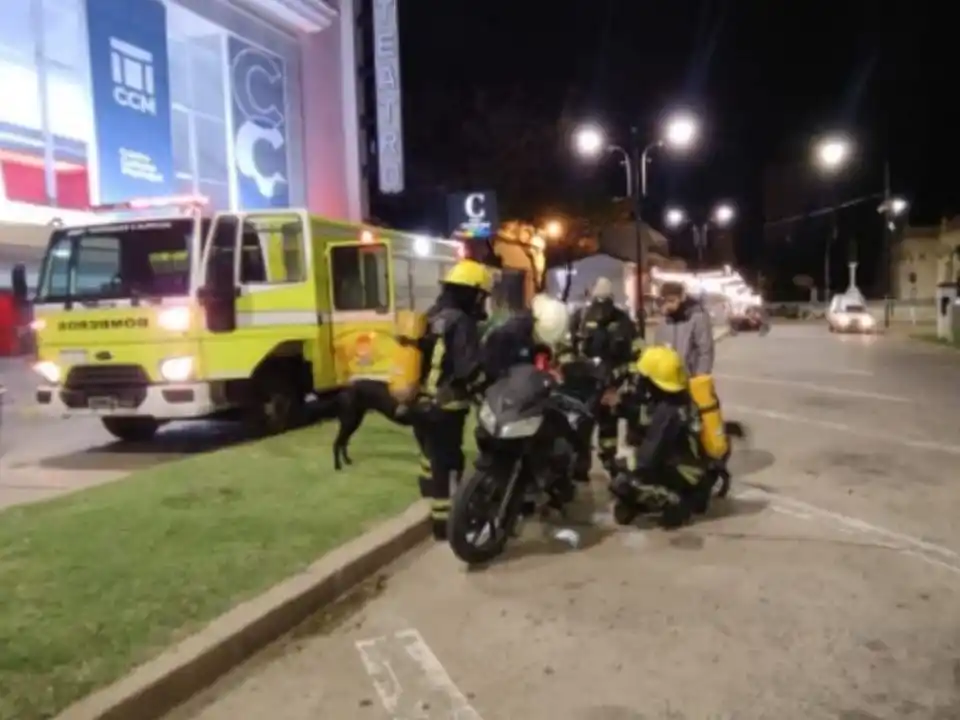 Bomberos realizaron la revisión preventiva para asegurar que no existiera riesgo de reignición.