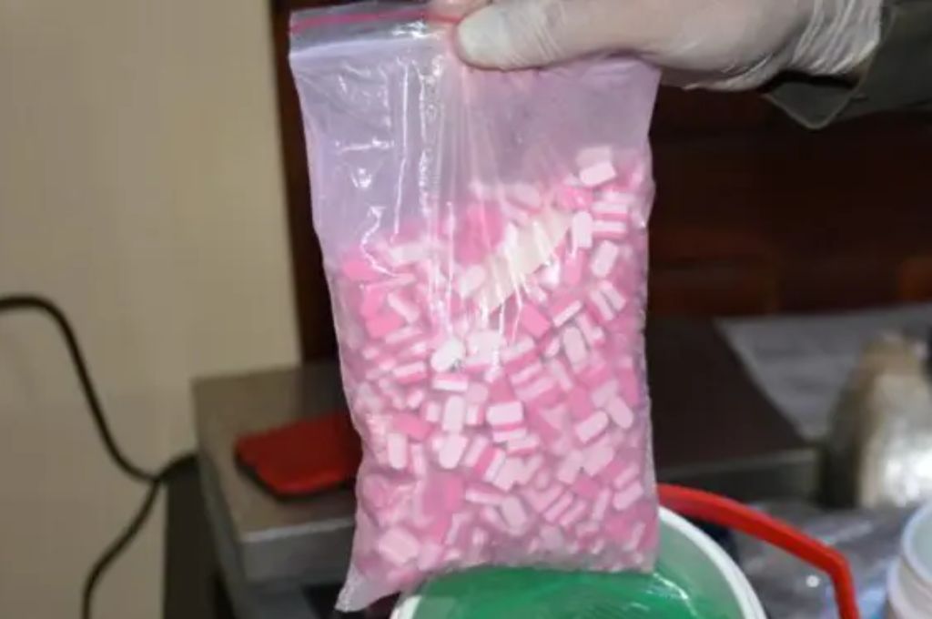 Posadas: incautaron 1,5 kilos éxtasis dentro de dos termos para tereré