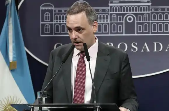 El Gobierno ratificó que multará a los pilotos que llevan adelante el piquete