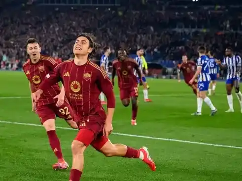 Dybala marcó un doblete y la Roma avanzó a octavos de final de la Europa League