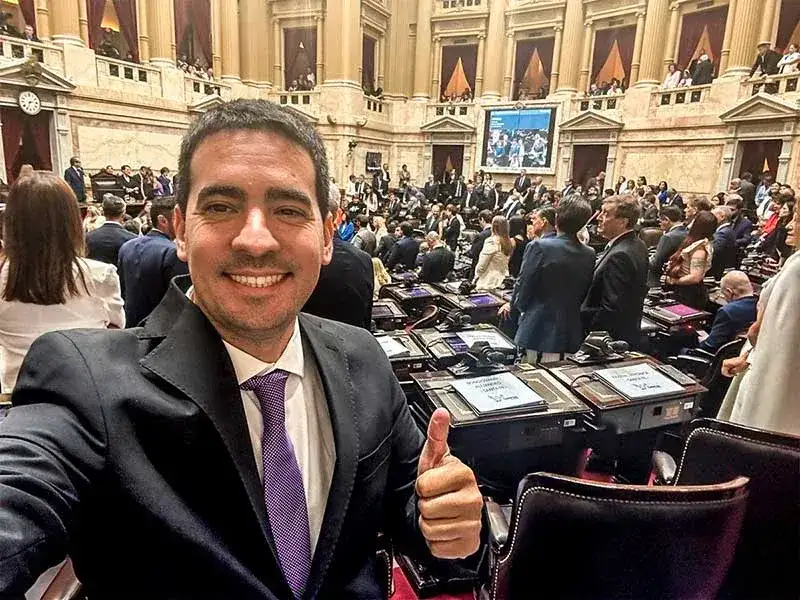 Con su llegada al cargo, tendrá la responsabilidad de transmitir las decisiones, medidas y posiciones oficiales del Poder Ejecutivo.