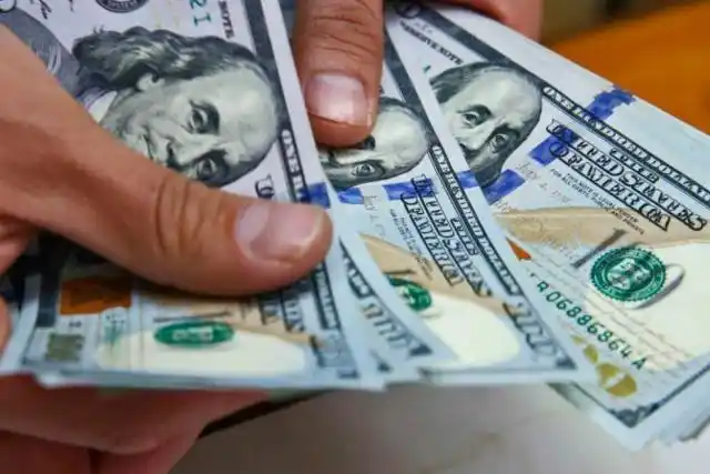 El dólar subió 26 centavos, a $43,87

