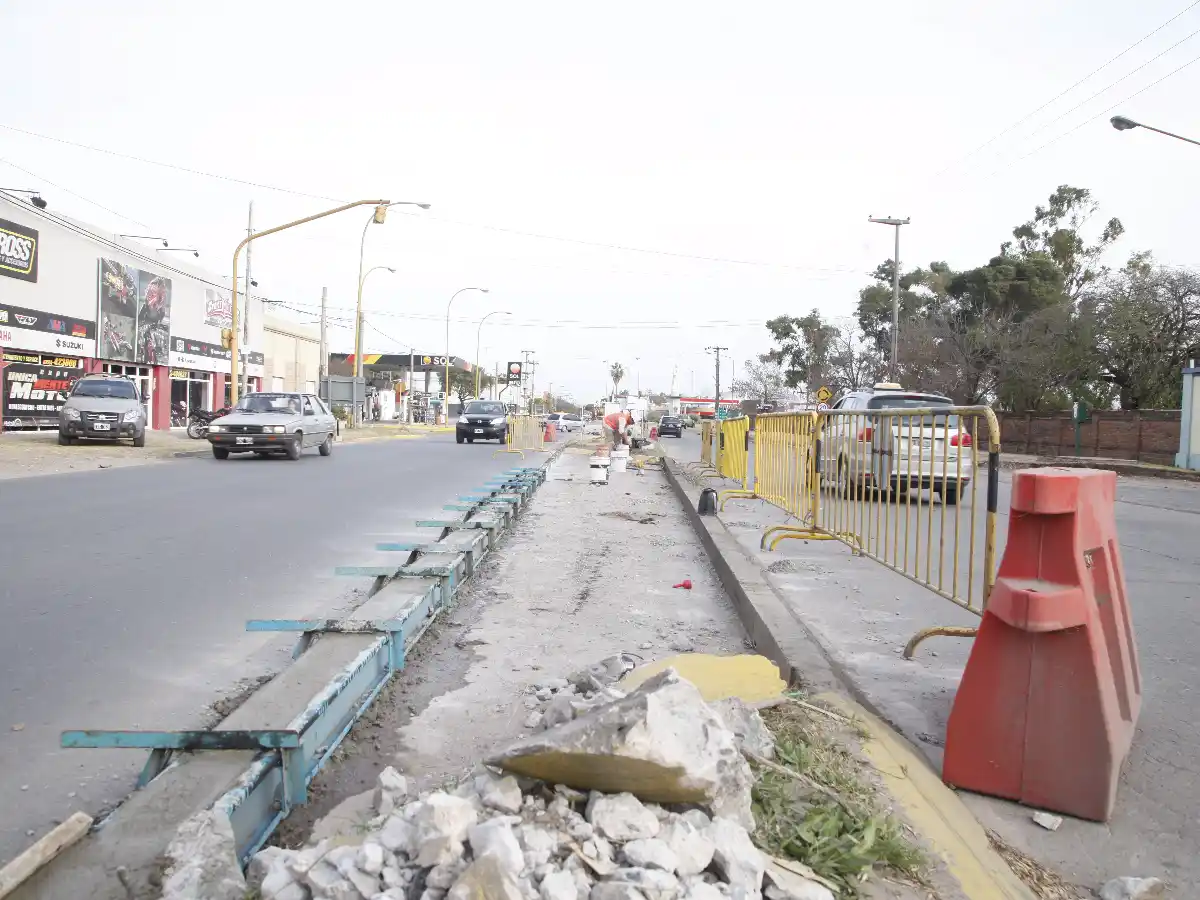 Construyen cantero en  Urquiza y 25 de Mayo