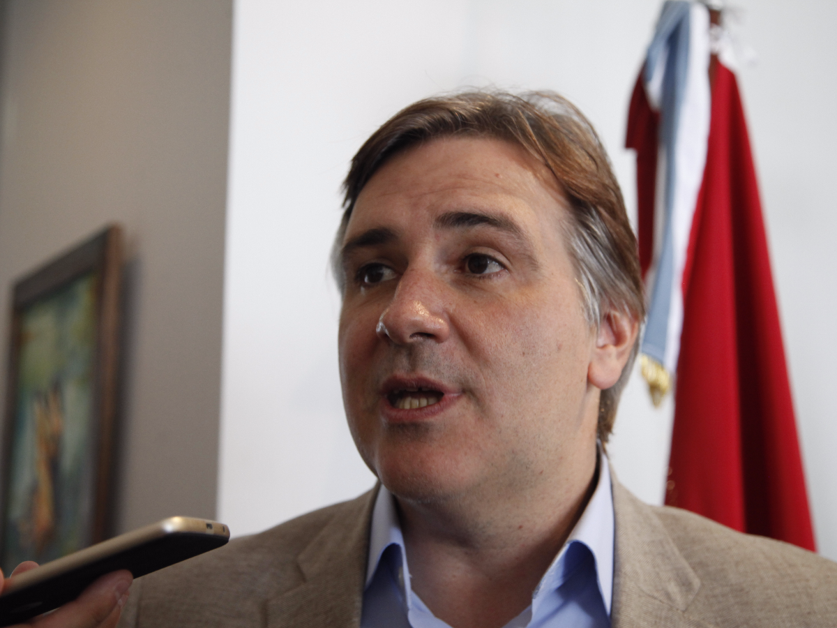 Llaryora aún no define si será candidato a diputado nacional