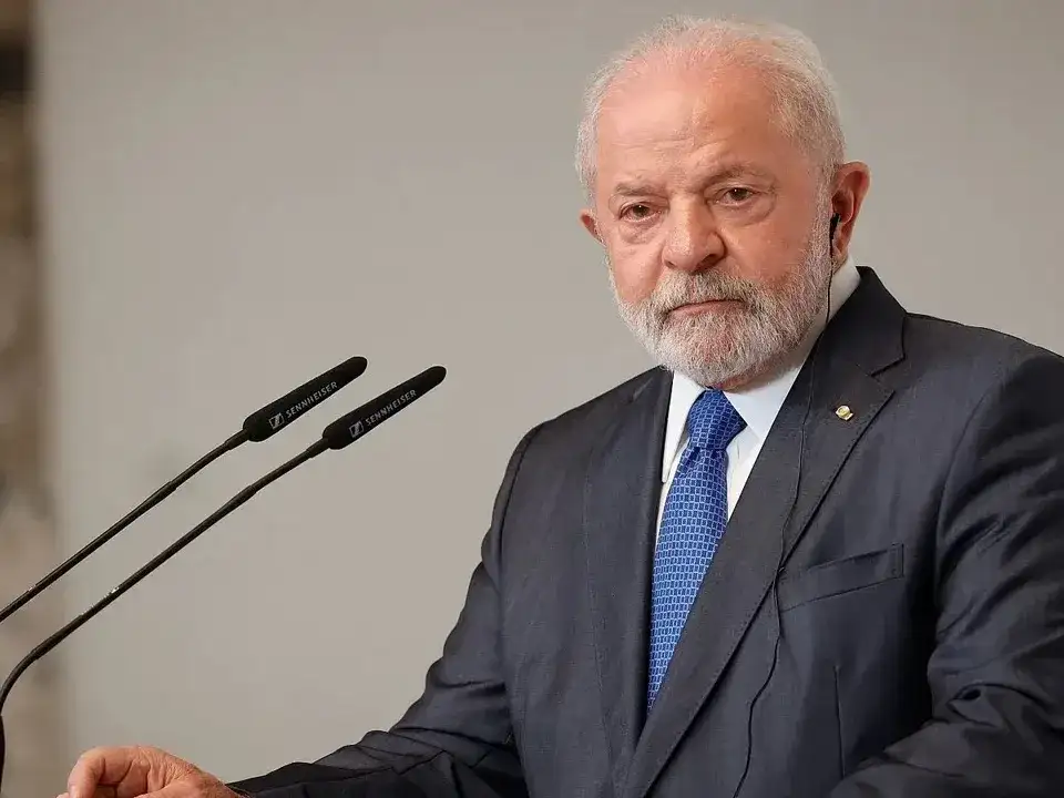Lula da Silva comenzó un tratamiento de radioterapia