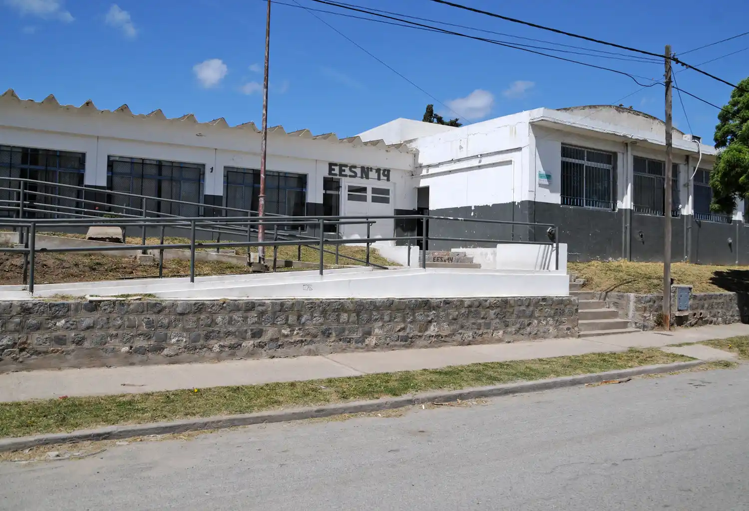 ¿Se suspenden las clases en el turno tarde por las altas temperaturas en Tandil?
