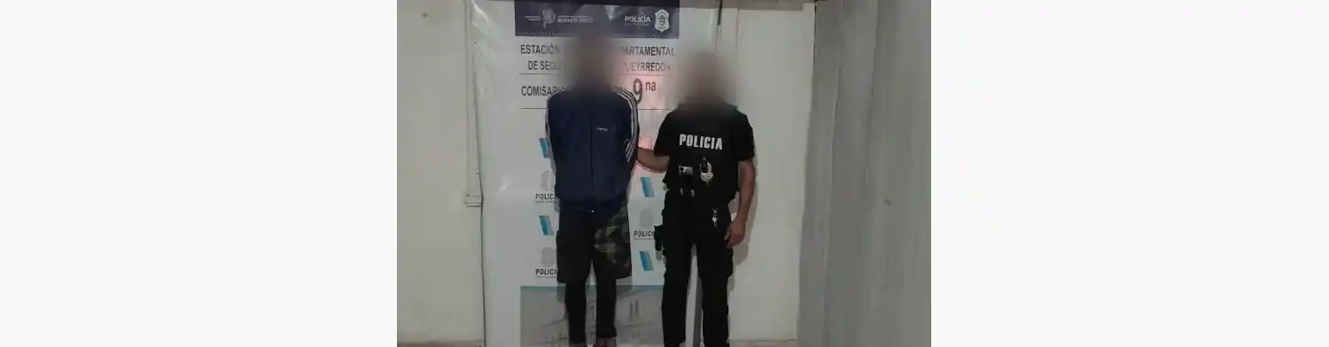 Al momento de ser identificado, el sujeto adoptó una actitud hostil hacia el personal policial.