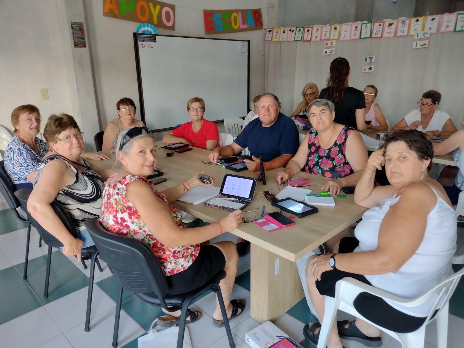 Buena concurrencia de adultos mayores concurrió a la capacitación.