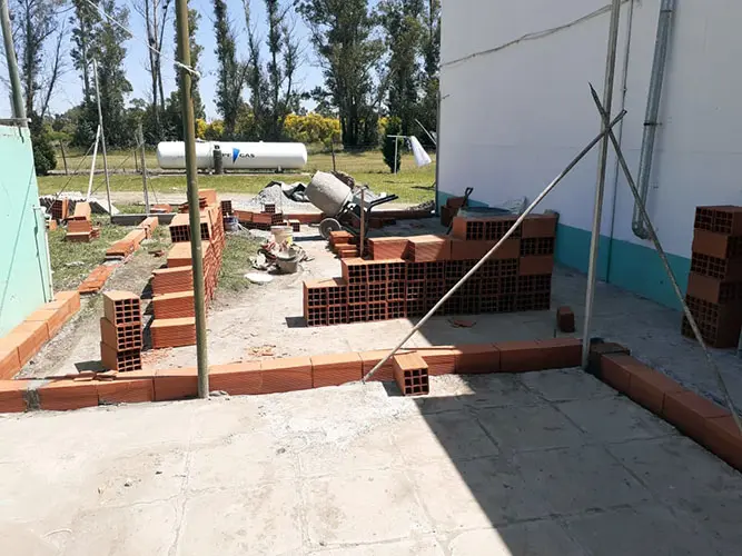 Construyen comedor en la Unidad Sanitaria de Claraz