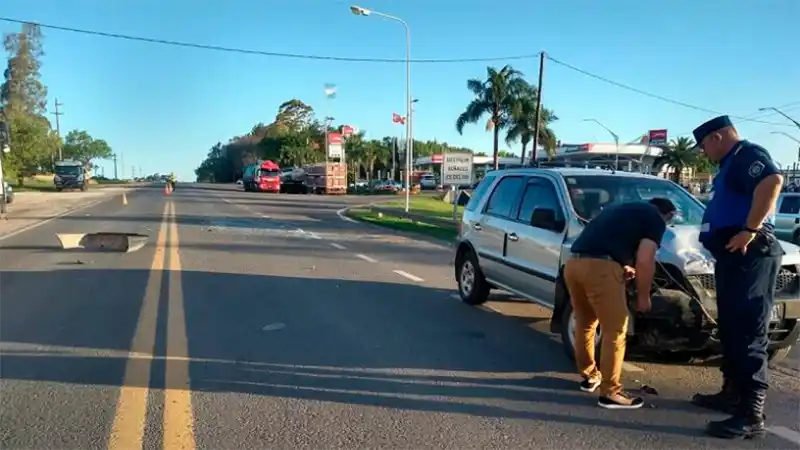 Fuerte siniestro en la Ruta 12: dos personas fueron hospitalizadas