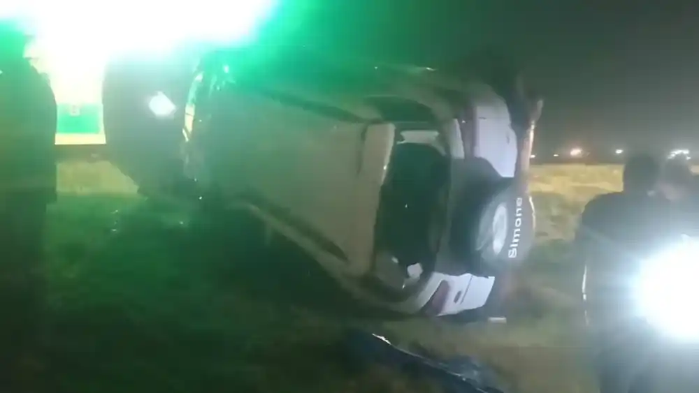 La camioneta EcoSport volcó en el kilómetro 226 de la Ruta Nacional Nº 9.

Radio Stylo 98.5