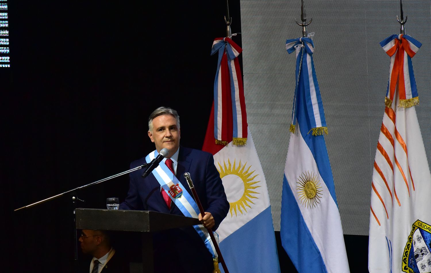 “Tenemos que trabajar unidos y en conjunto porque lo que se viene va a ser muy difícil”