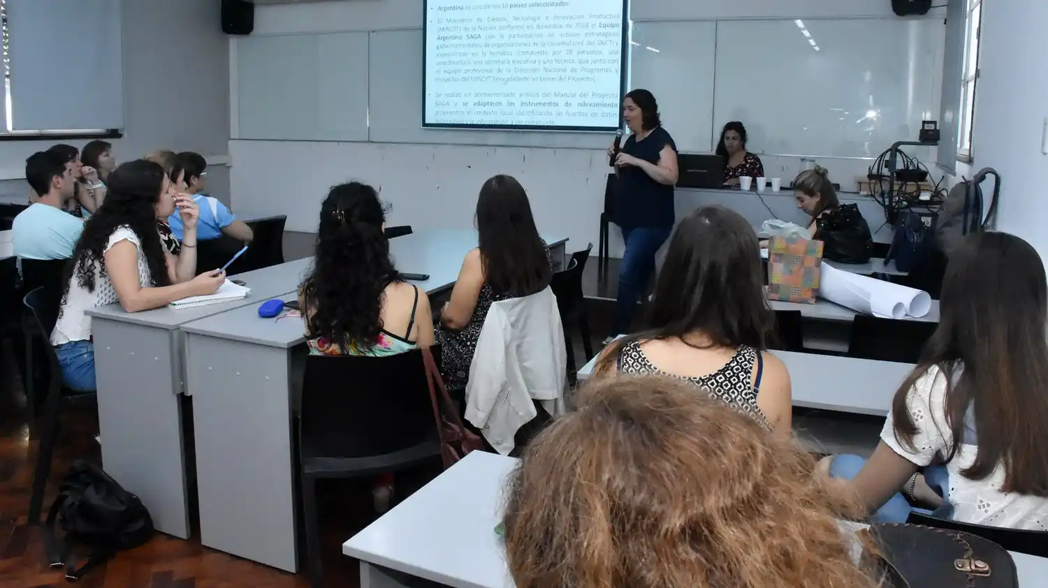Taller sobre la situación de las mujeres en ciencia