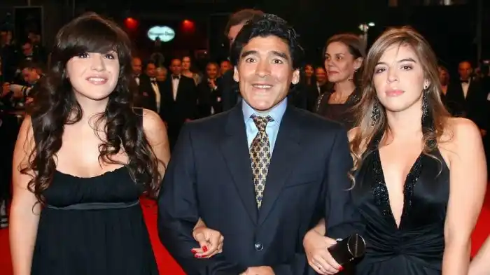 La guerra de Maradona con sus hijas por el casamiento de Dalma