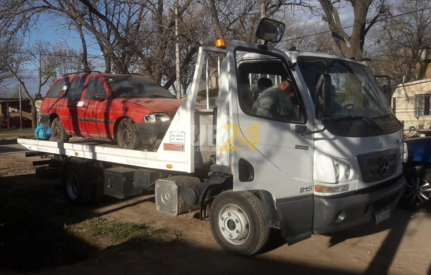 Nuevo operativo para retirar autos abandonados en la vía pública 