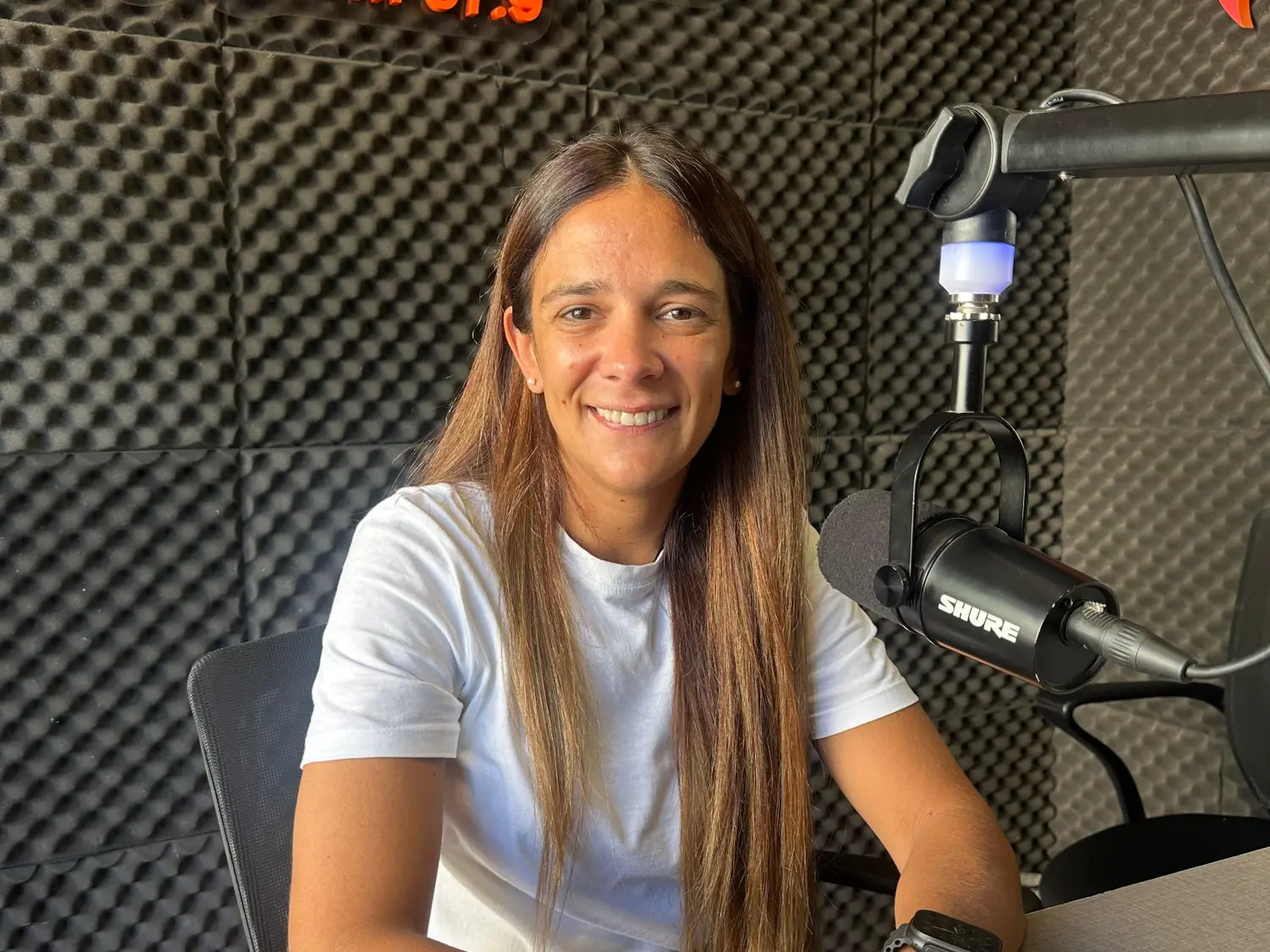 Eugenia Vallota: "Yo no puedo borrar con el codo lo que escribo con la mano"