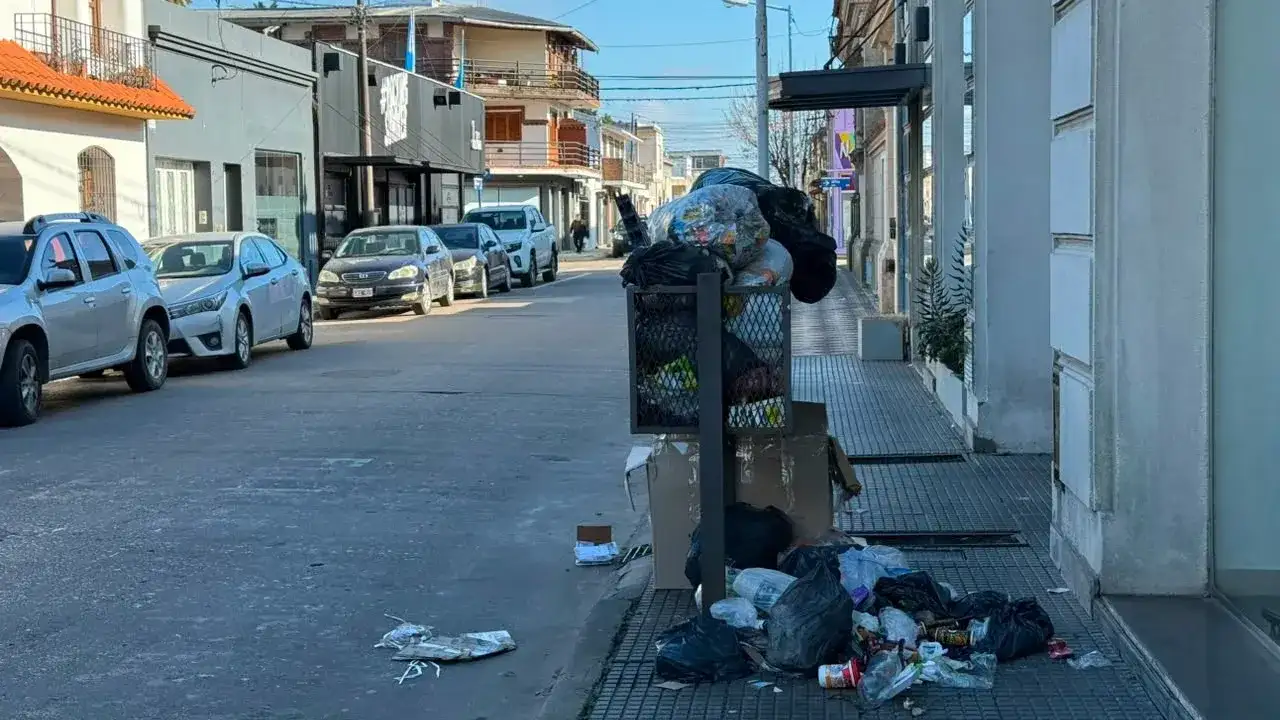 Ashira paro basura en calles