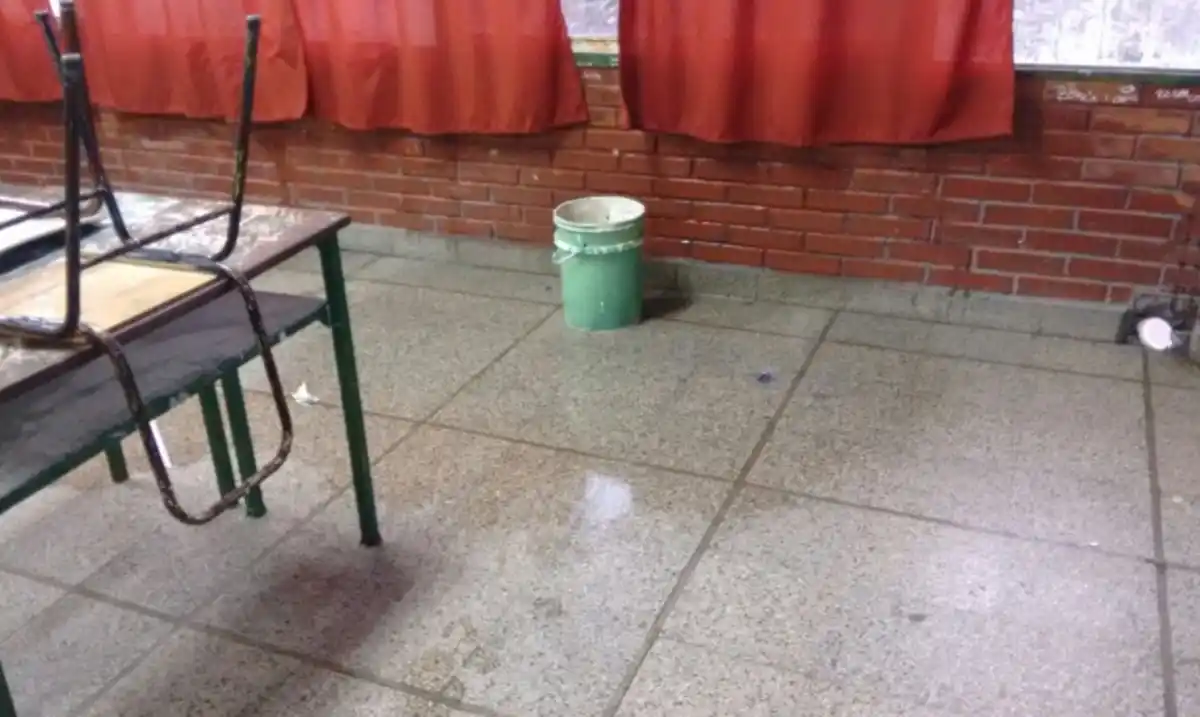 "Hagamos techos, no piletas, éstas ya están en las escuelas"