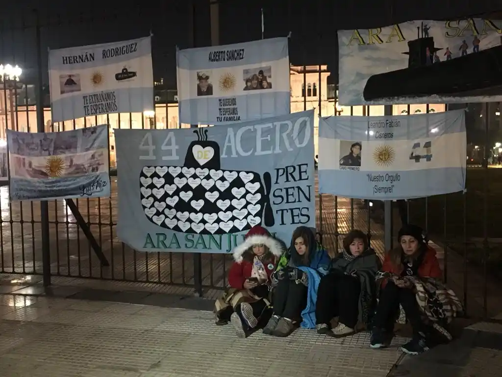 Apareció el ARA San Juan: Casi en soledad, la no claudicación de los familiares hizo continuar la búsqueda