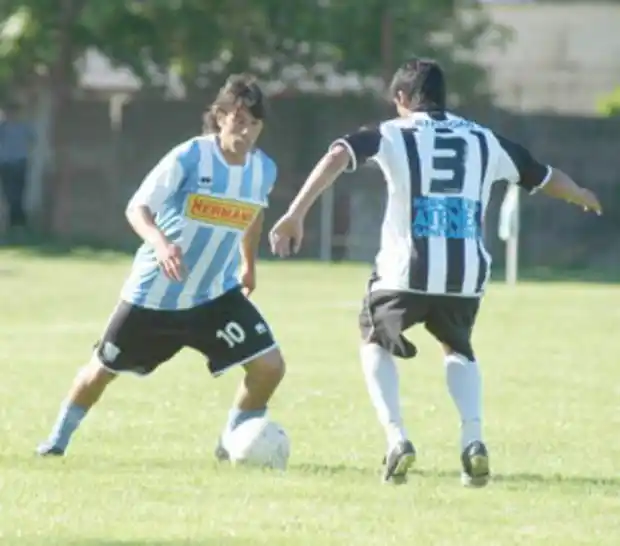 Ivan Bonzi cumplió 200 partidos jugados en el Argentino B