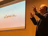Sebastián Wainstein durante la charla "A la mesa"