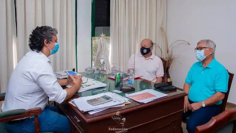 El intendente Bravo recibió  al Presidente del Consejo Nacional de Federaciones de Bomberos Voluntarios