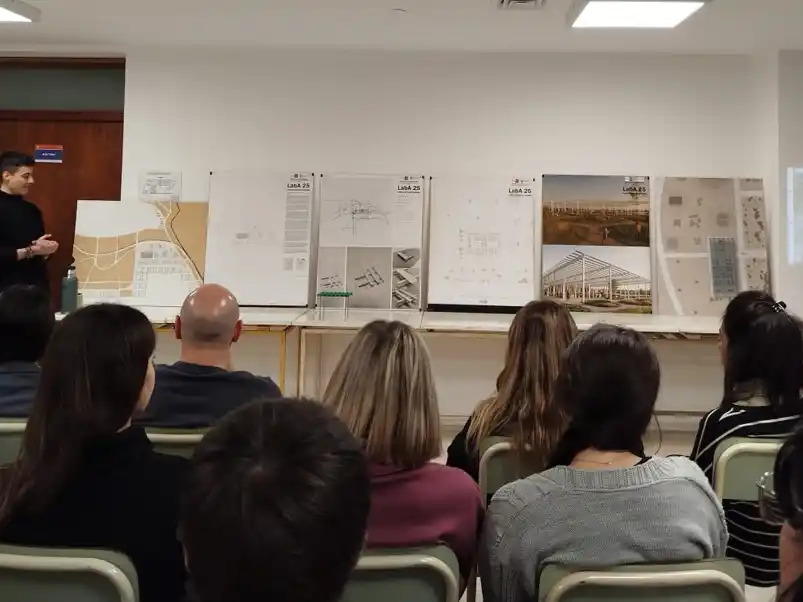 Exposición de los trabajos con propuestas de solución para el barrio Alberdi de Rosario. Foto: Gentileza