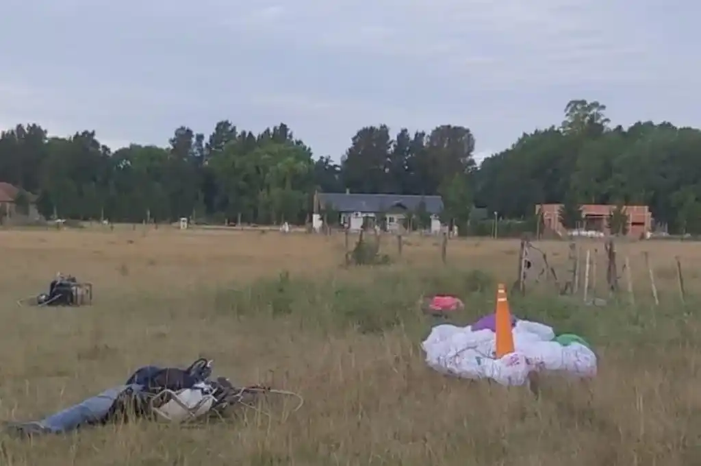 Un hombre murió tras el choque de dos parapentes en el aire