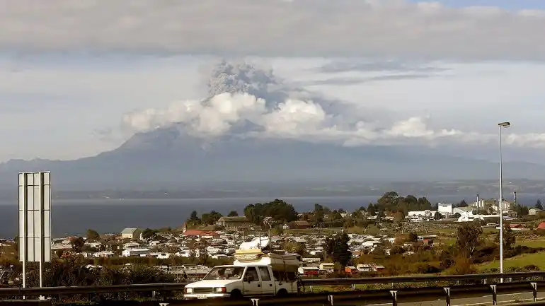 Persiste la alerta roja en Chile debido a que el volcán Calbuco se mantiene inestable