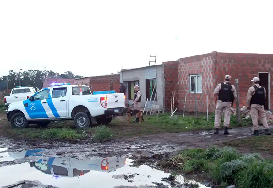 No declaró acusada de vender drogas y está presa en la casa