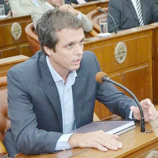 Enrique Cresto impulsa un programa para refinanciar las deudas de las familias entrerrianas