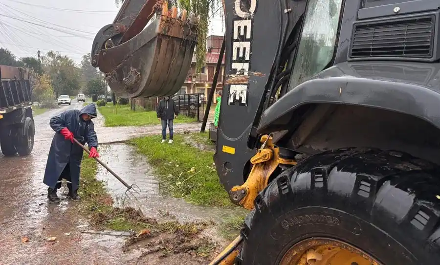 El Municipio continúa con los operativos ante el fuerte temporal