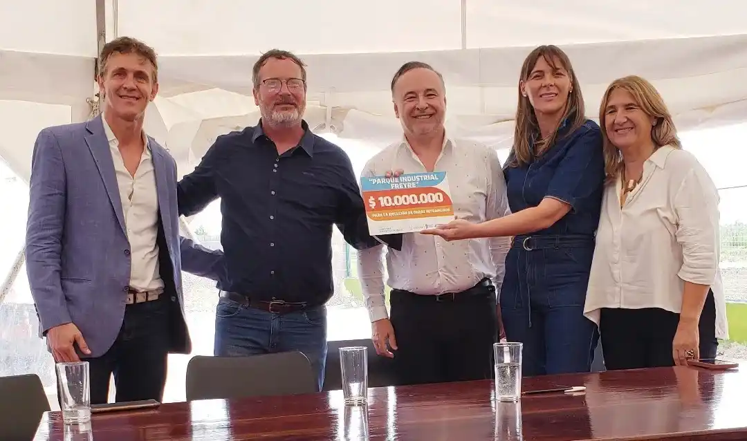 Accastello resaltó la concreción de parques industriales como una política de estado