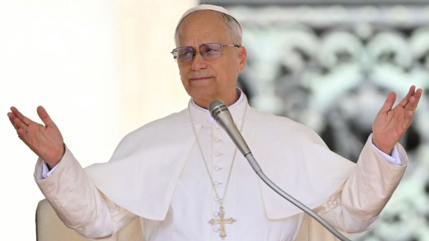 El papa León XIV se solidarizó con Ucrania y condenó la "guerra sin sentido"