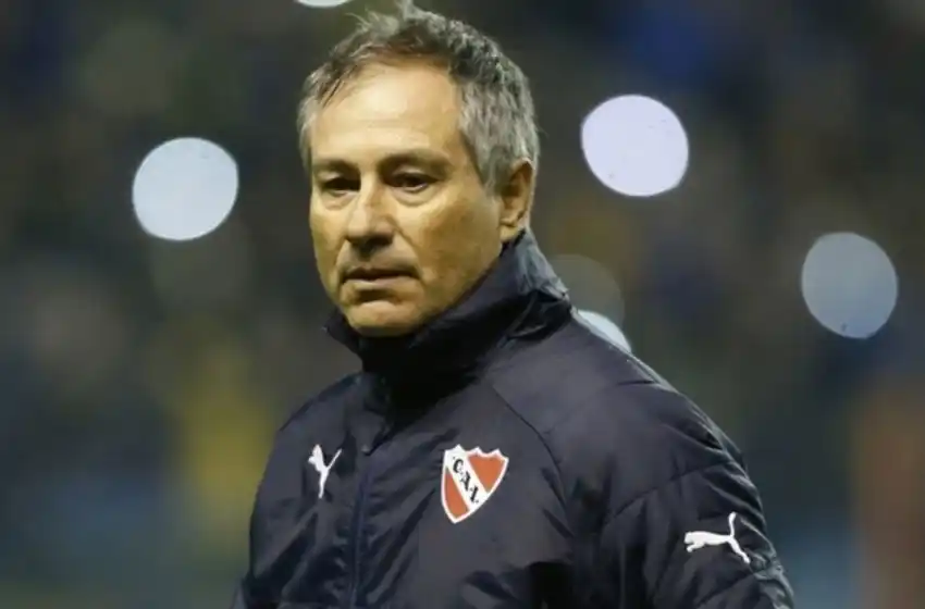 Holan no es más el técnico de Independiente
