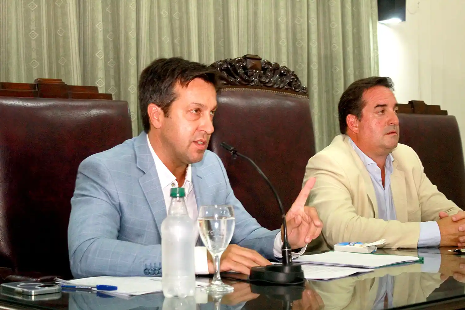 En el Concejo. Arturo Rojas y Guillermo Sánchez en la apertura del año pasado