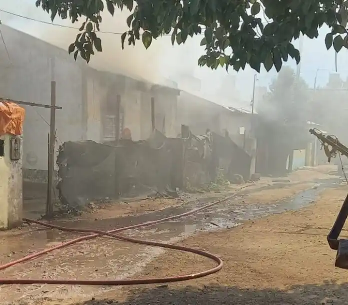 Familiares del hombre asesinado por su vecino quemaron la casa del agresor