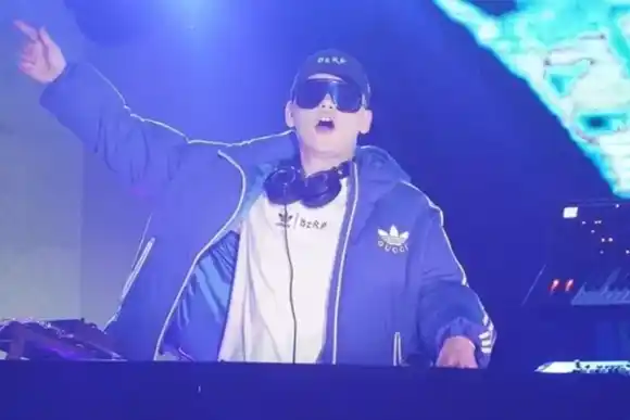 Batalla legal por el nombre "Bizarrap": quieren usarlo en bebidas alcohólicas y energéticas